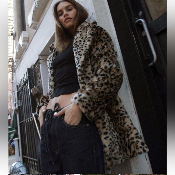 FAUX FUR ANIMAL PRINT COAT - Picture 5 of 16